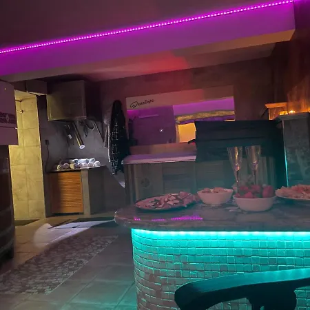 Wellness Penelope Apartment *